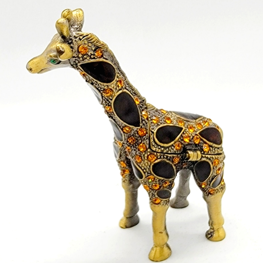 Giraffe box with crystals